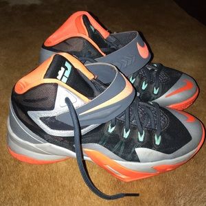Nike Lebron shoes